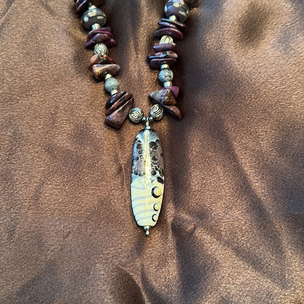 Necklace - Picture 3 of 4